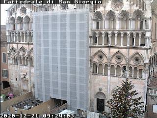 Webcam su Piazza del Duomo di Ferrara - aggiornamento ogni 2 minuti