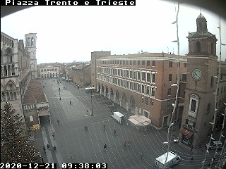 Webcam su Piazza Trento e Trieste di Ferrara - aggiornamento ogni 2 minuti